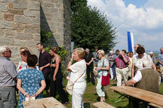 Nachfeier des Mährisch-Neustädter Wachsstockfestes an der Weingartenkapelle (Foto: Karl-Franz Thiede)